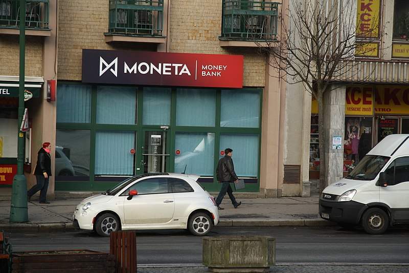 Moneta_Money_Bank_branch_in_Třebíč,_Třebíč_District