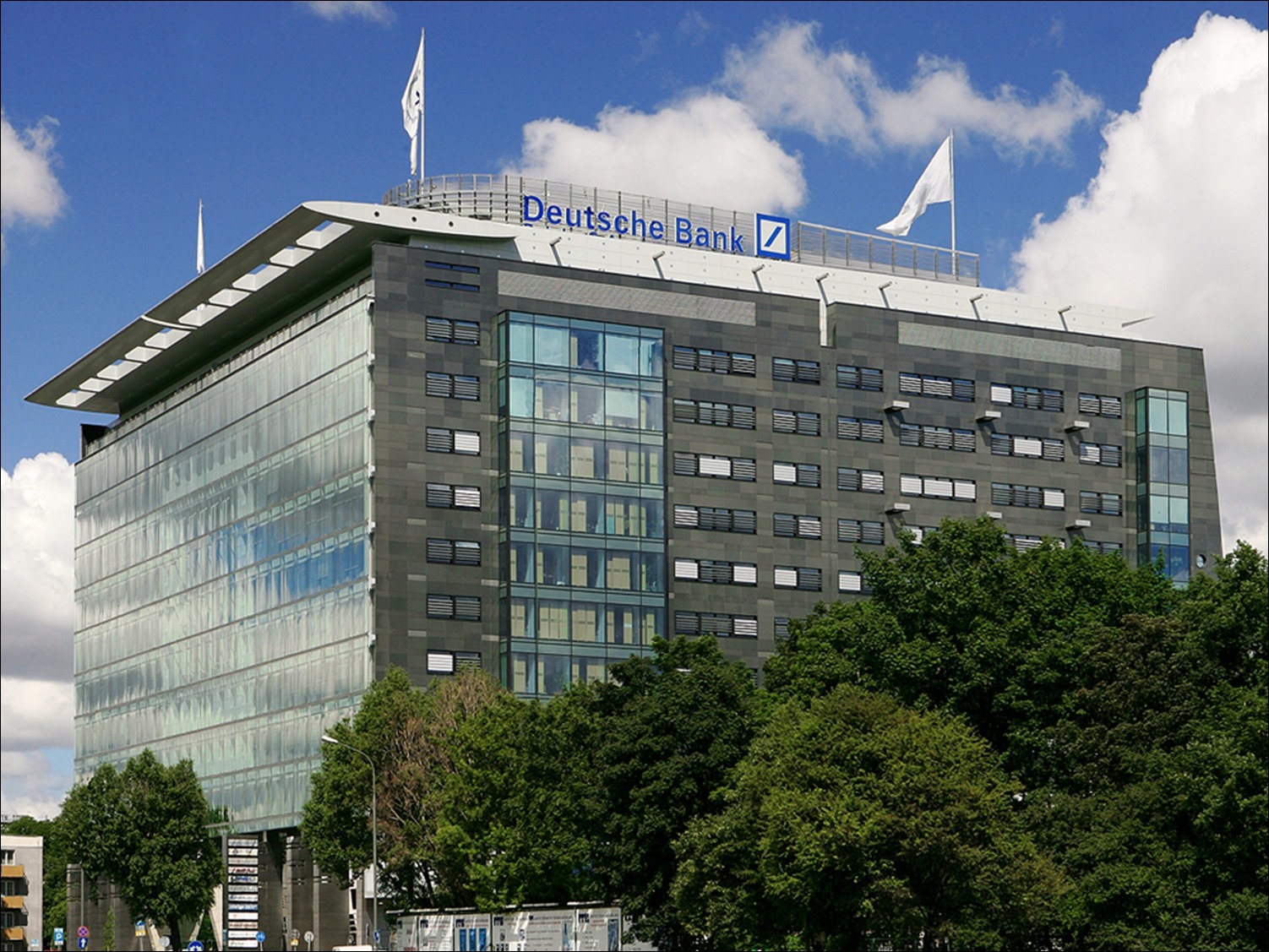 Deutsche Bank to cut 18,000 jobs in £6.6bn restructuring move