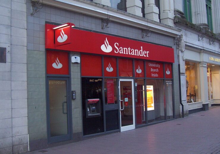 Santander makes changes to branch opening hours
