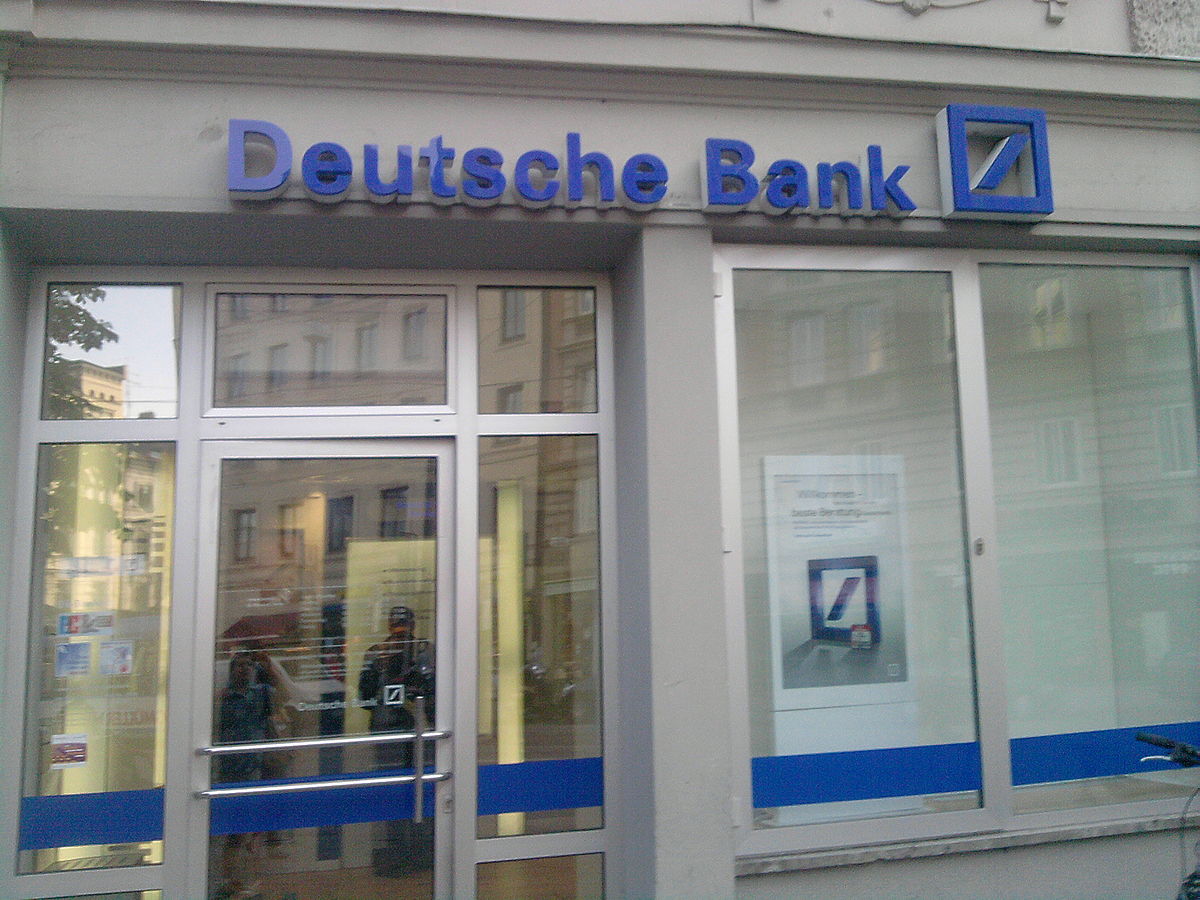 1200px-Deutsche_Bank_munich